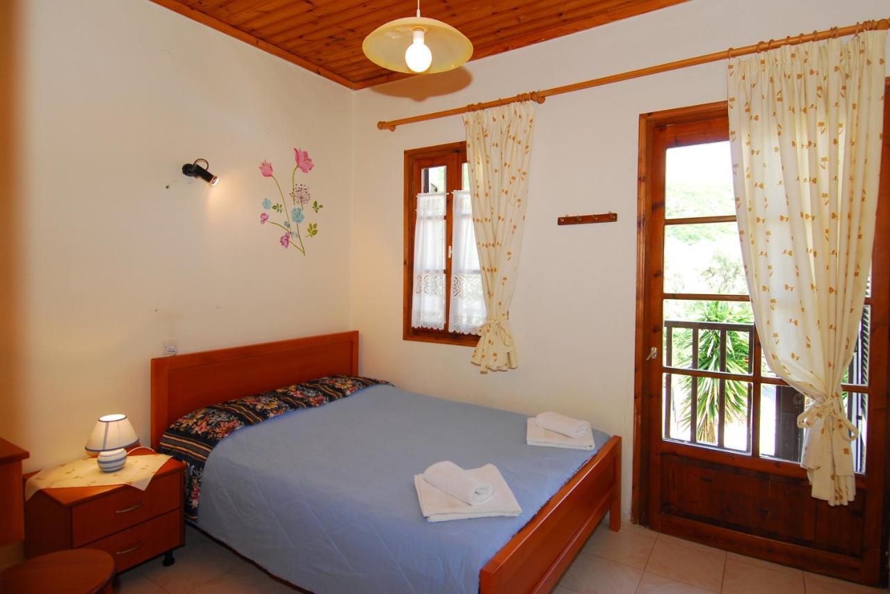 Menelaos Apartments Lefokastro Dış mekan fotoğraf